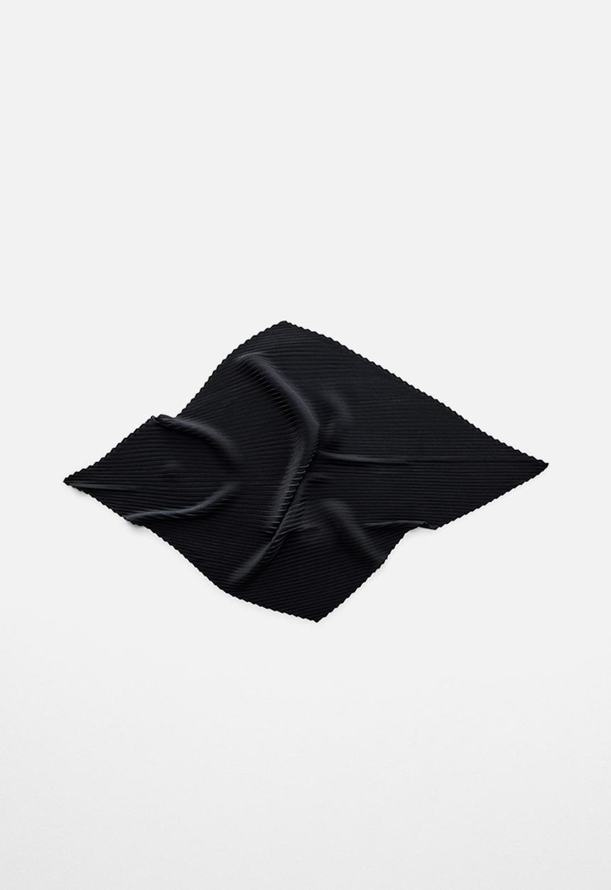 MANGO - Neck scarf pleats - black