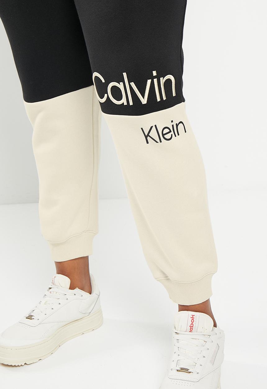 Calvin Klein - Plus colour blocking cuffed jog pants - ck black