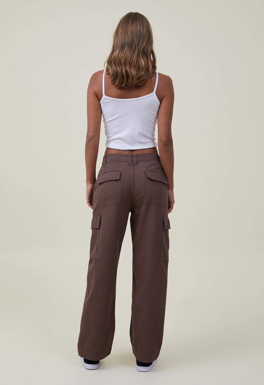 Cotton On - Bobbie cargo pant asia fit - rich brown