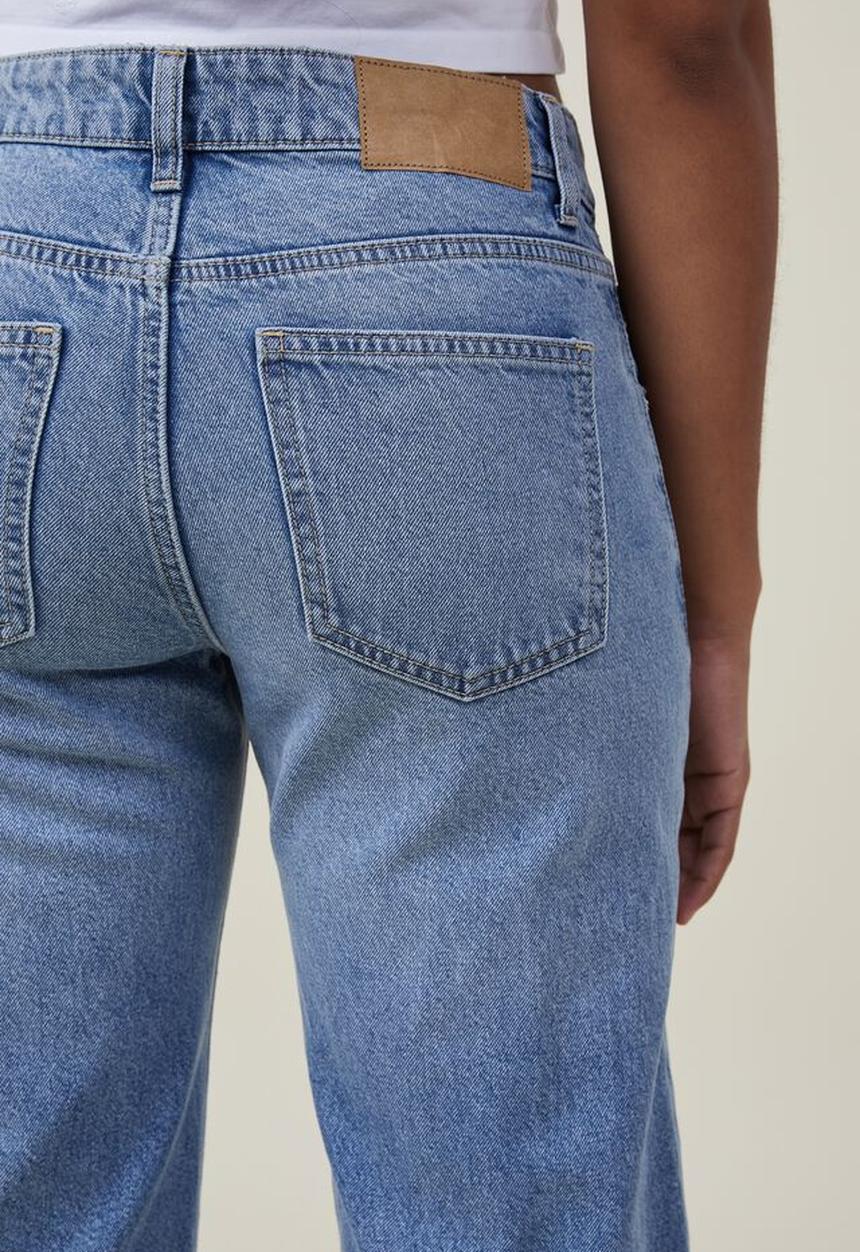 Cotton On - Low rise straight jean asia fit - bells blue