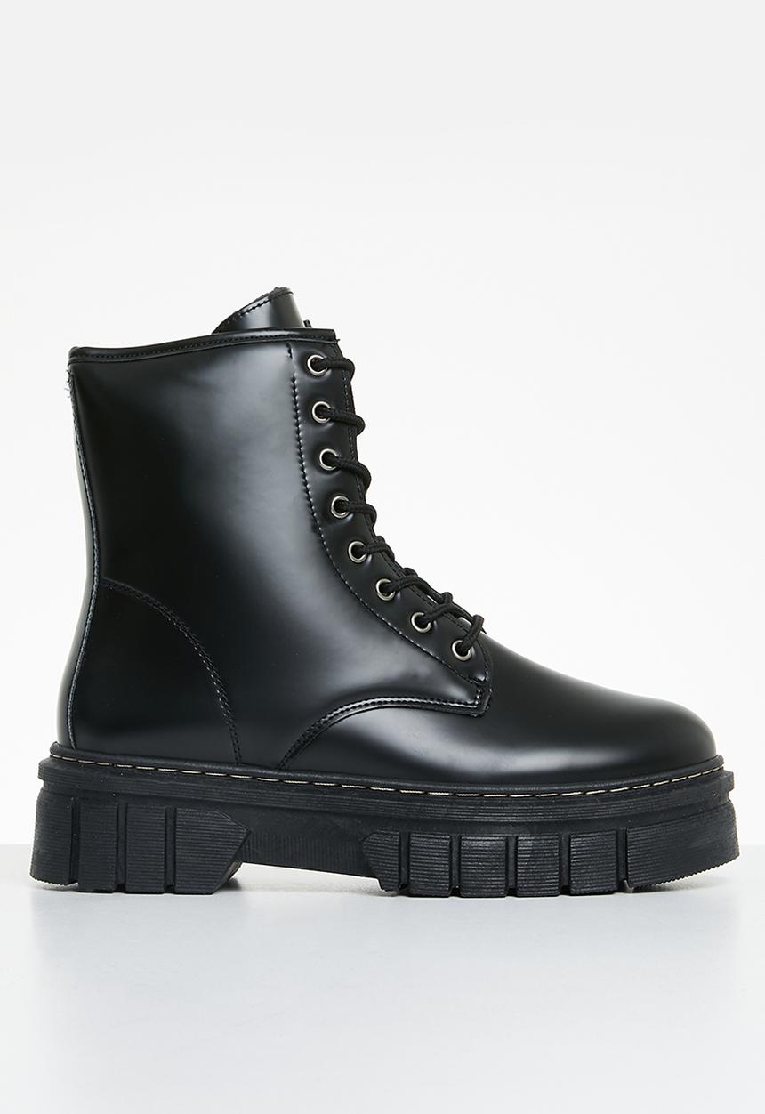 Madison® - Tina lace-up boot - black
