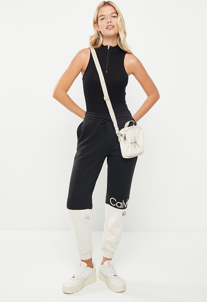 Calvin Klein - Color blocking cuffed jog pants - ck black