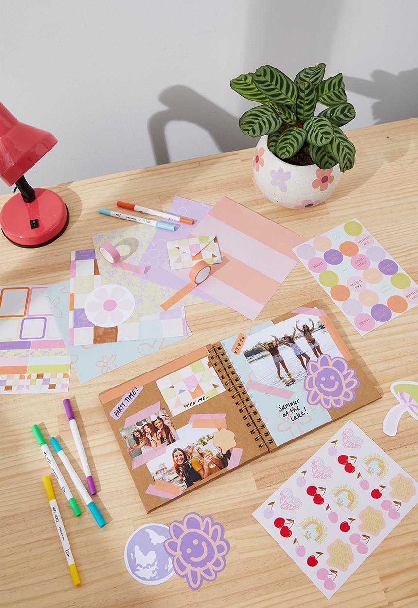 Typo - Paper prints collage kit - paper daisy florals