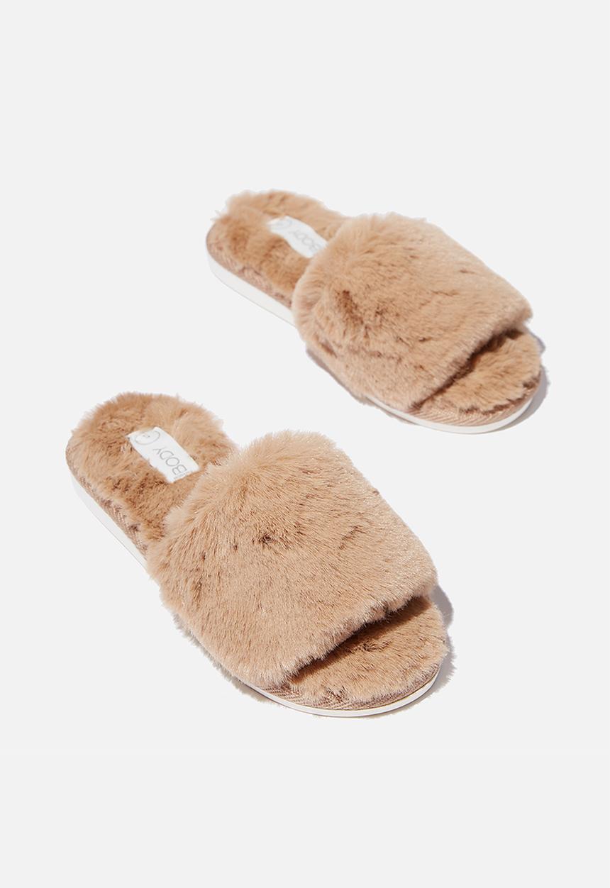 Cotton On - Fur slide slipper - butterscotch