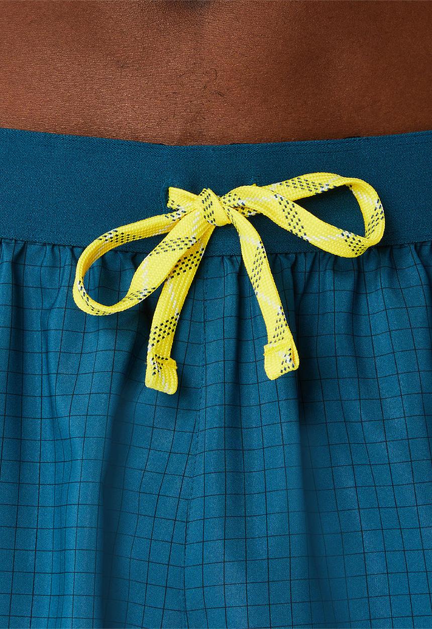 ASICS - Fujitrail logo short - ink teal/golden yellow