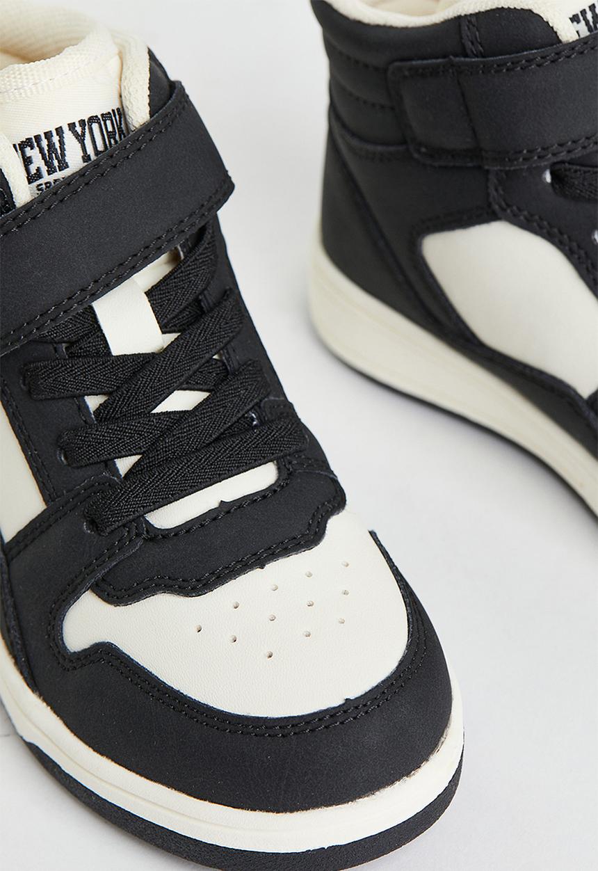 H&M - Hi-top trainers - black/white