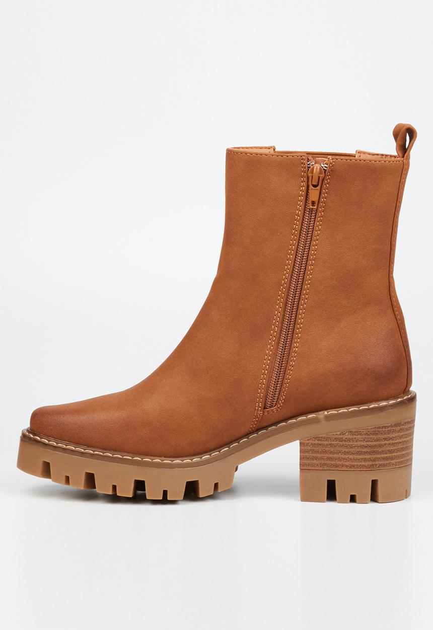 Miss Black - Vixen 1 chelsea boot - tan