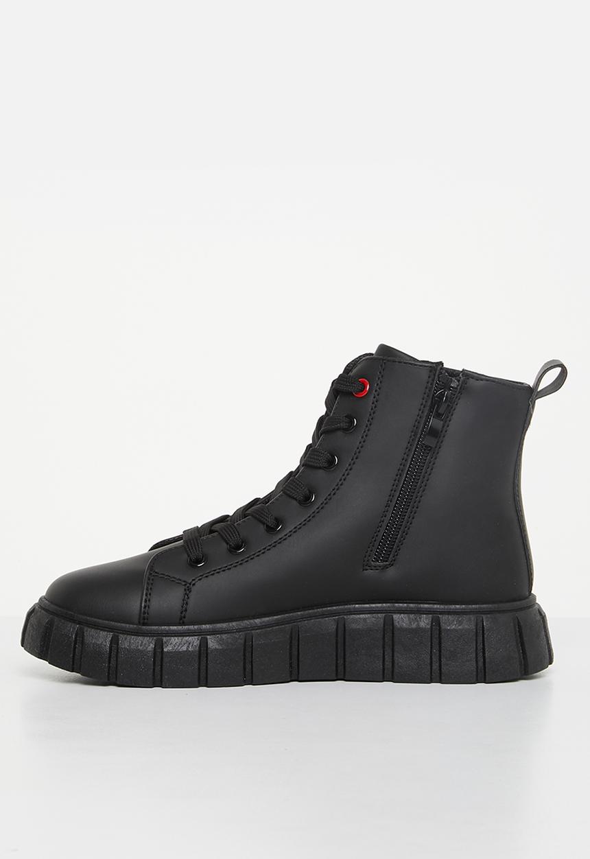 Riley youths cleated boot - black