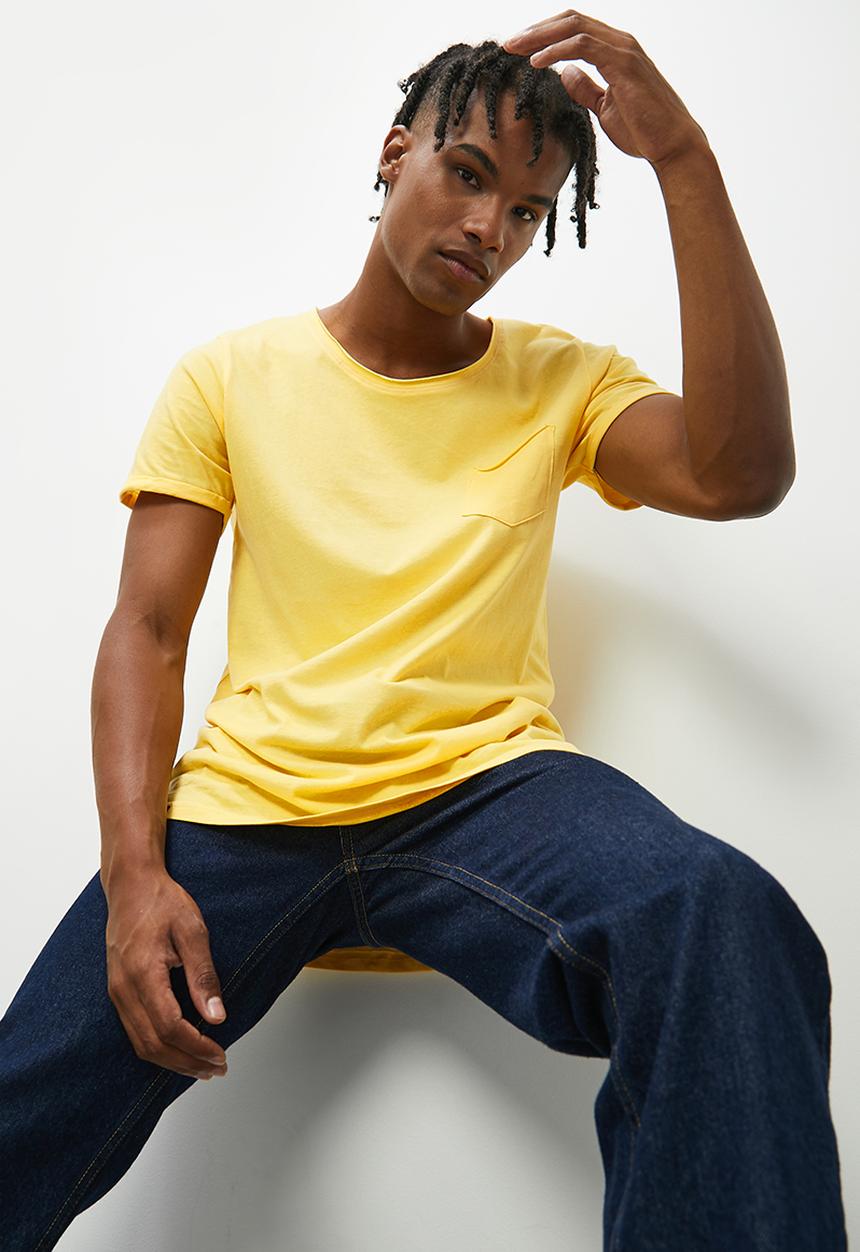 STYLE REPUBLIC - Slash raw edge curved hem pocket tee - yellow