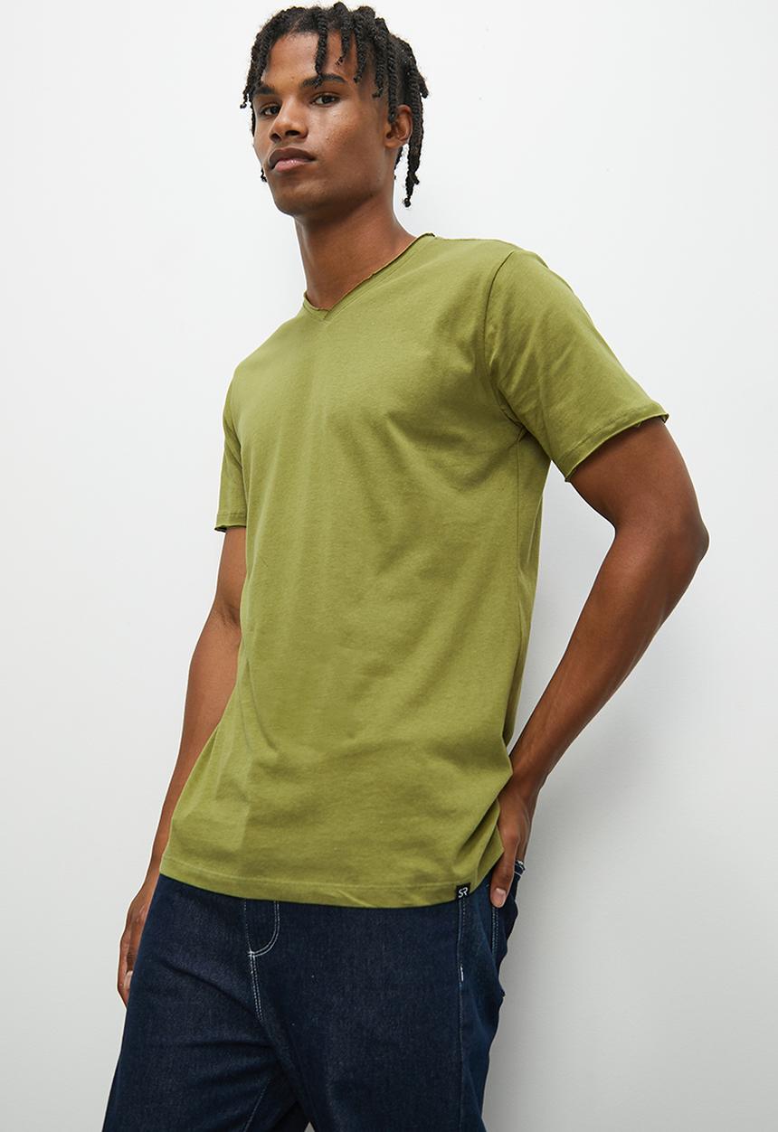 STYLE REPUBLIC - Jovi raw edge v neck tee - mid green