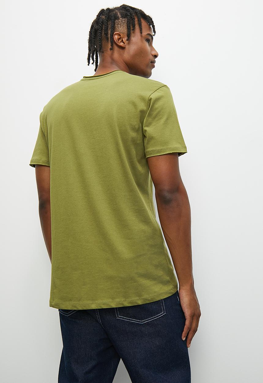 STYLE REPUBLIC - Jovi raw edge v neck tee - mid green