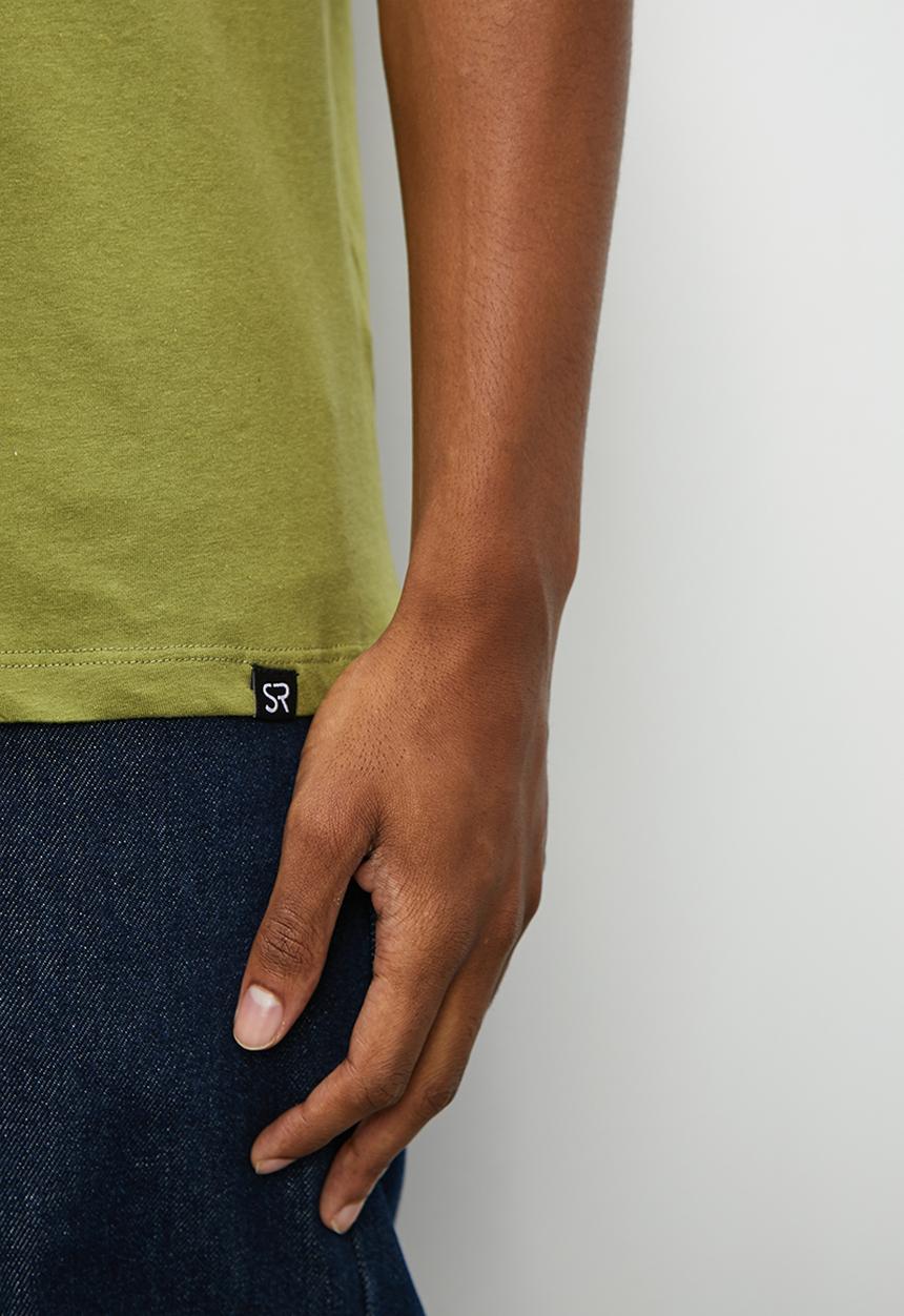 STYLE REPUBLIC - Jovi raw edge v neck tee - mid green