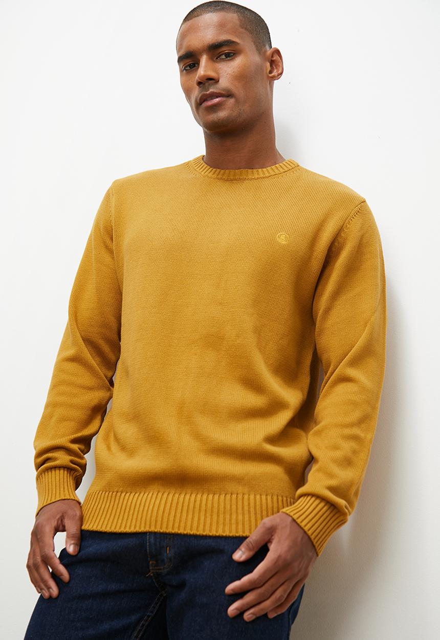 Lark & Crosse - Enzyme washed regular fit textured knit - mustard