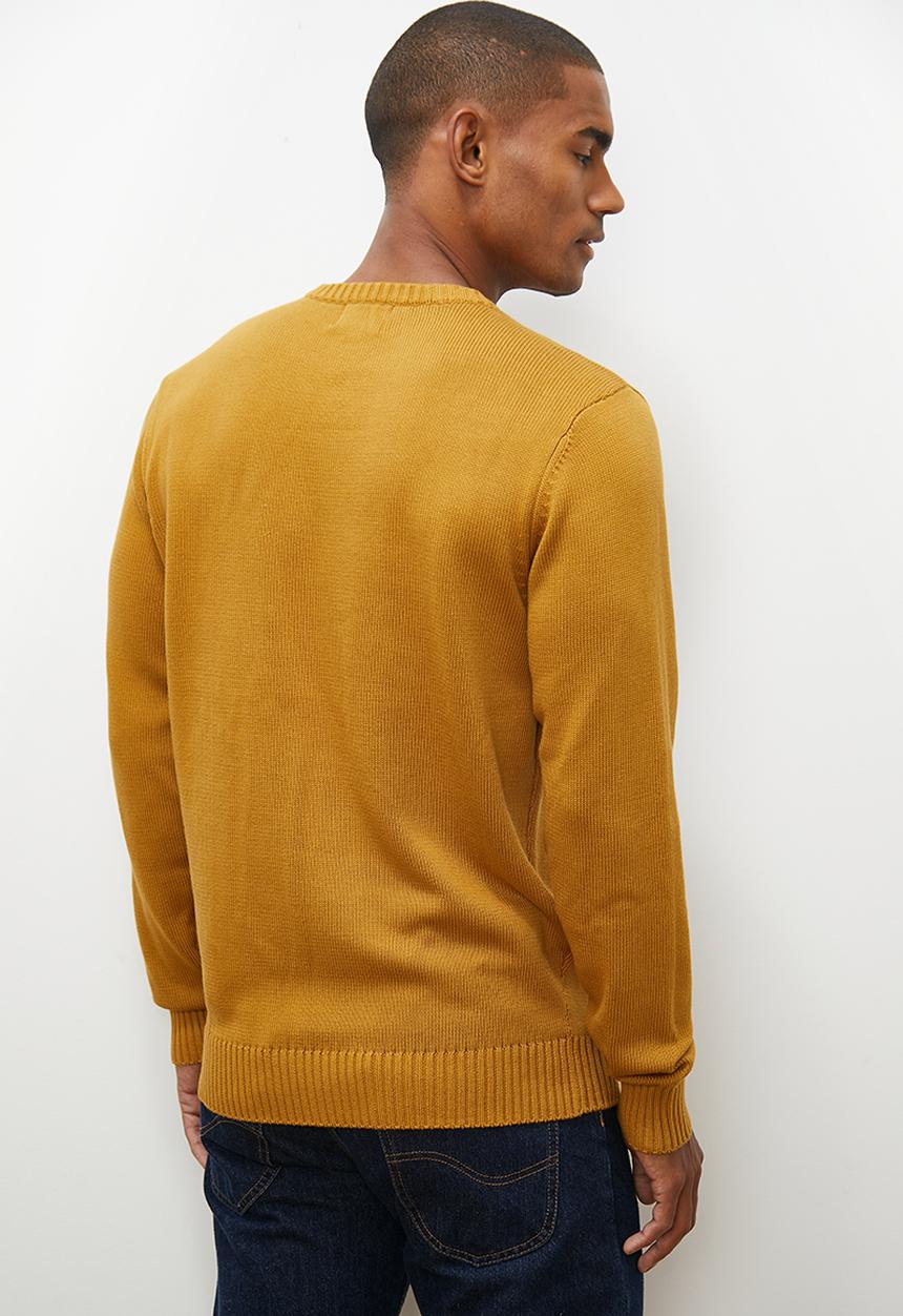 Lark & Crosse - Enzyme washed regular fit textured knit - mustard