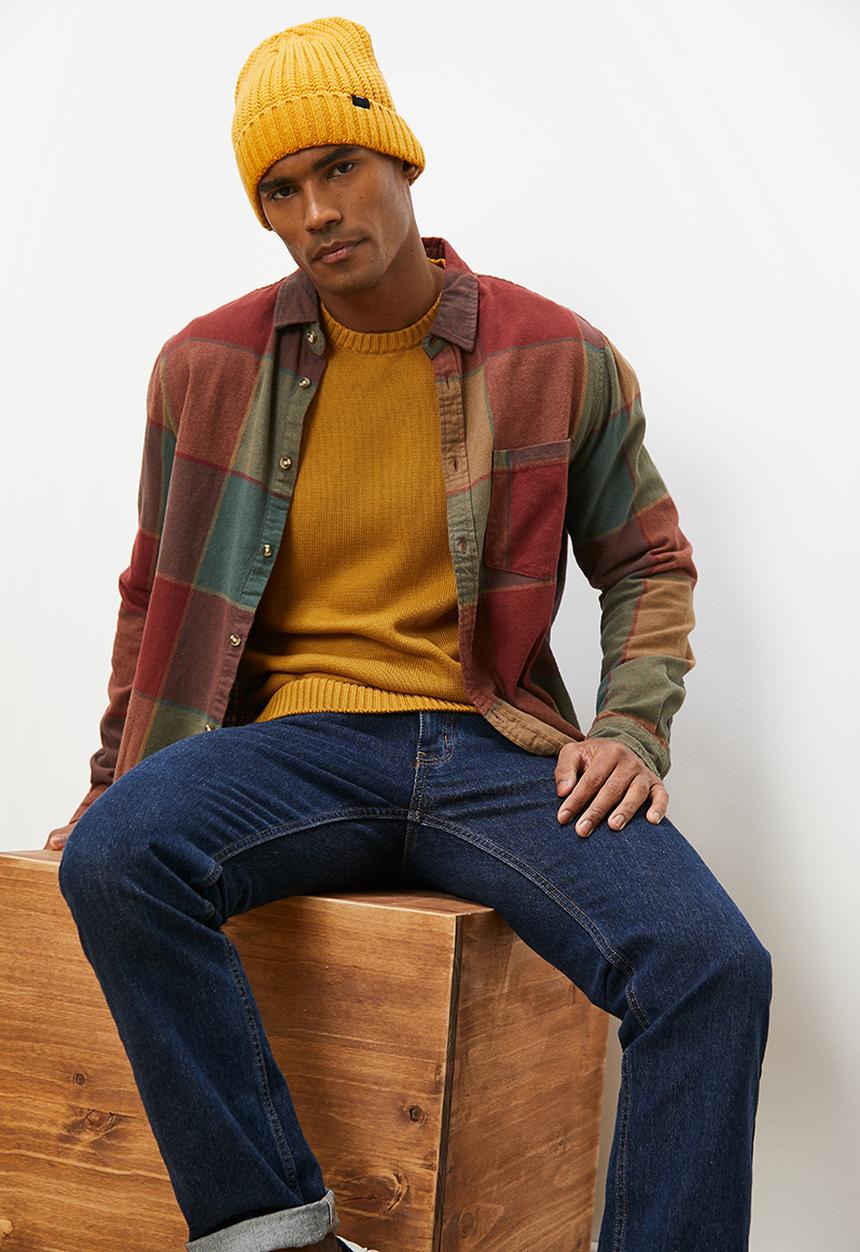 Lark & Crosse - Enzyme washed regular fit textured knit - mustard