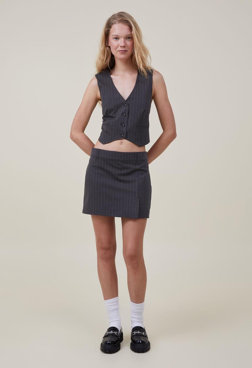 Cotton On - Jamie oversized suiting vest - charcoal pinstripe
