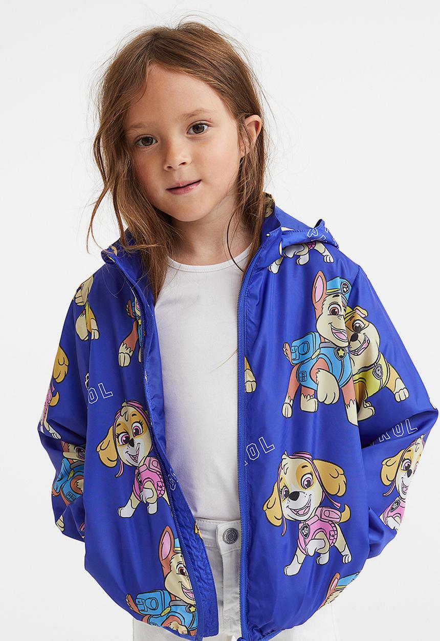 H&M - Patterned windbreaker - bright blue/paw patrol