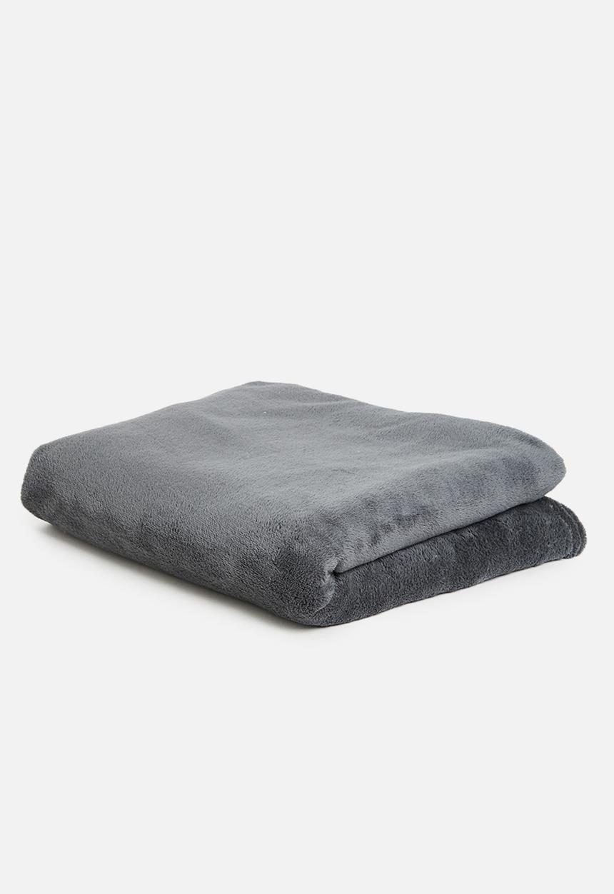 Sixth Floor - Coral fleece throw - grey