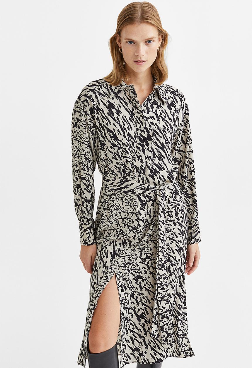 H&M - Tie-belt shirt dress - light beige/patterned