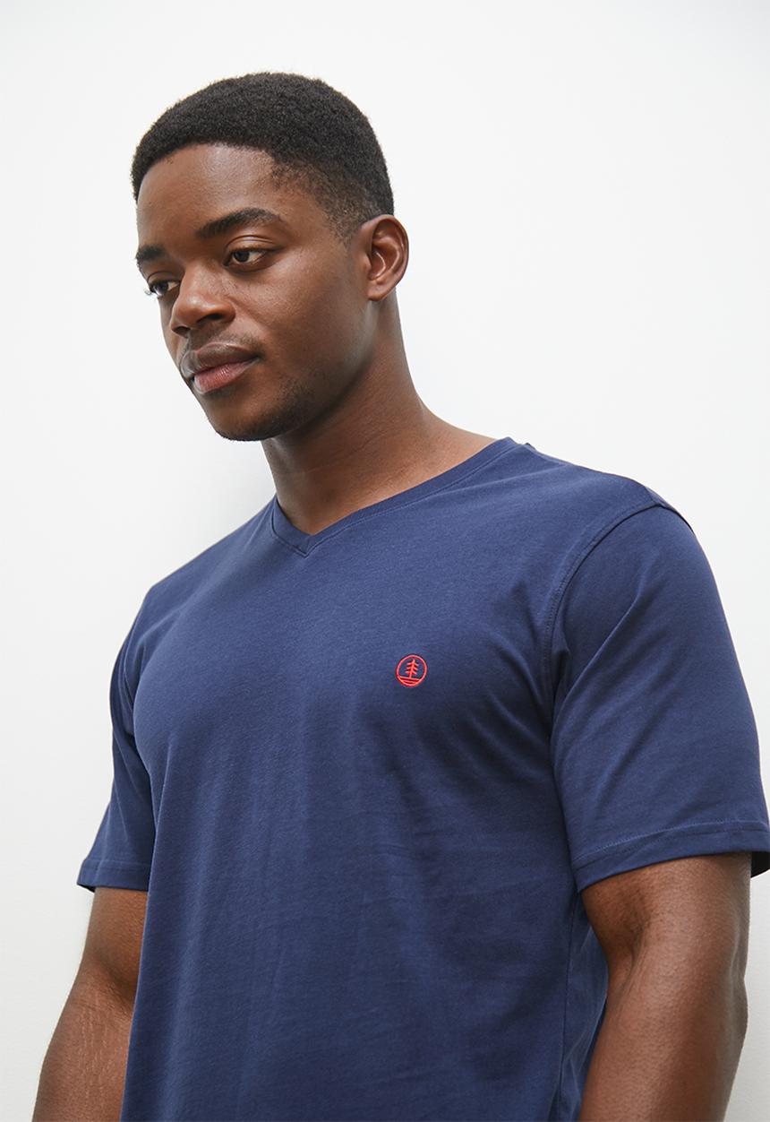 Lark & Crosse - Velo conscious v-neck neck tee w/ chest embroidery - navy