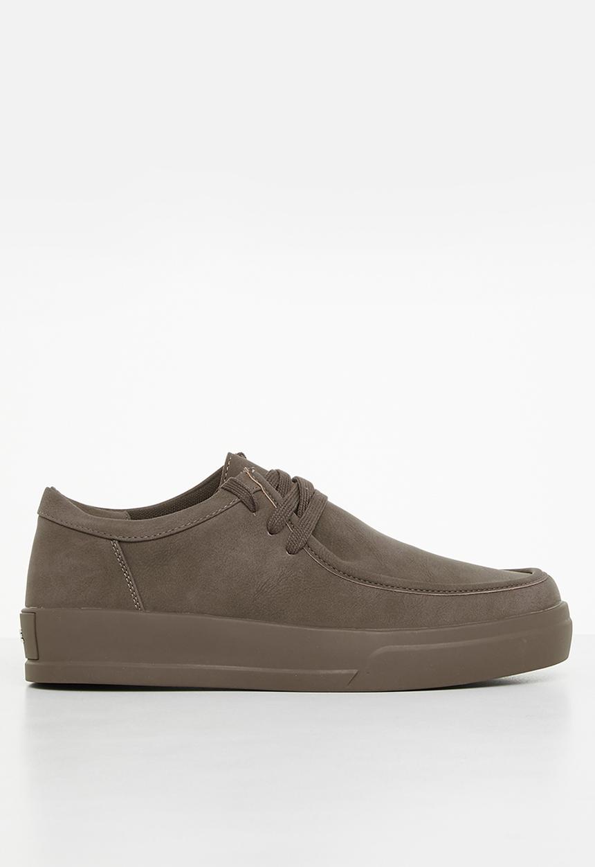 Jonathan D - J junior nubuck derby - mocha