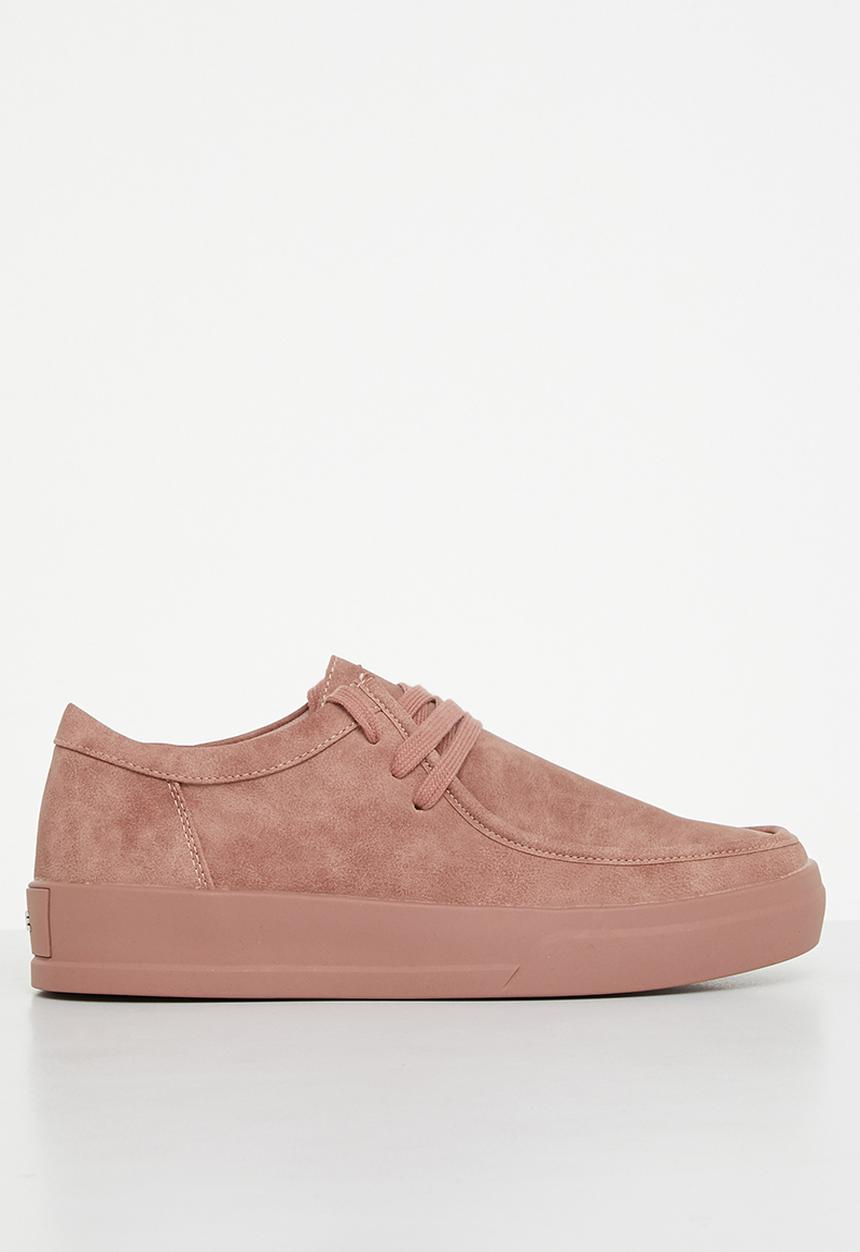 Jonathan D - J junior nubuck derby - clay