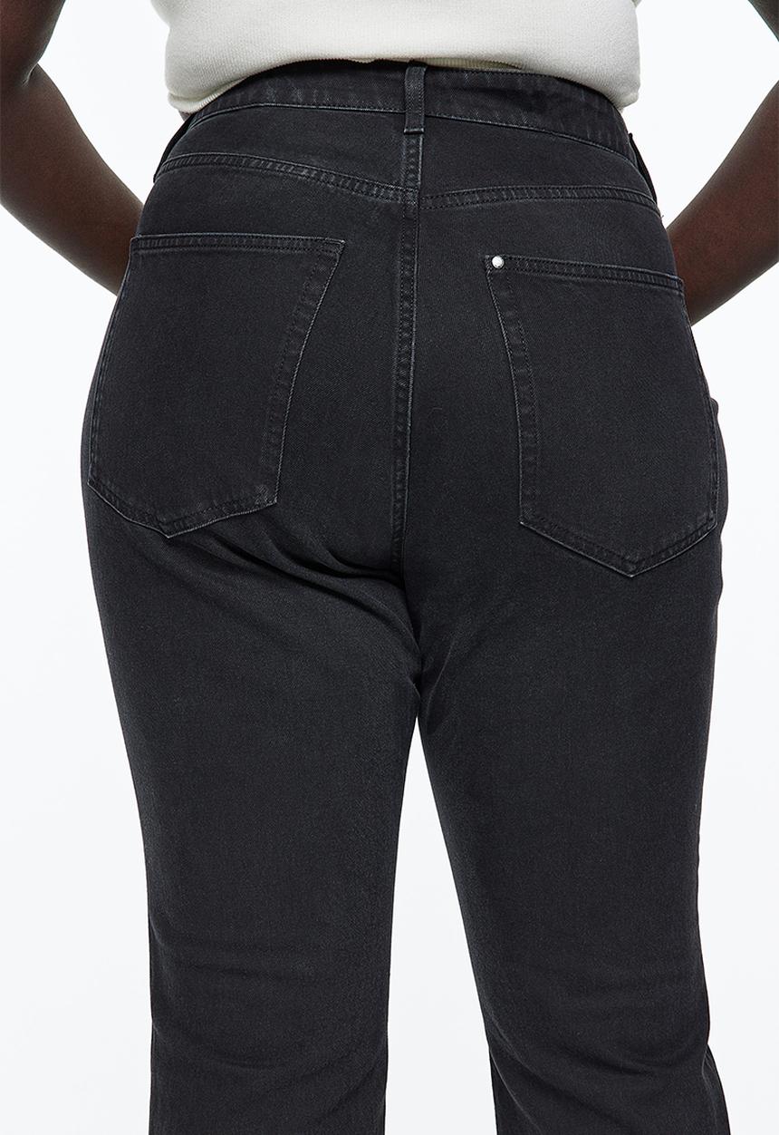 H&M - Curvy fit flared high cropped jeans - black