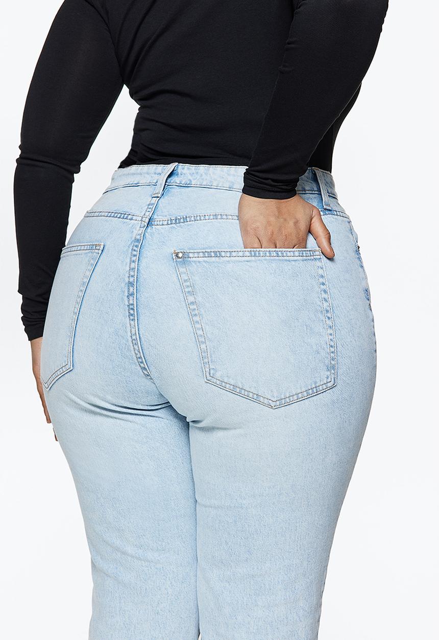 H&M - Curvy fit straight high jeans - light denim blue