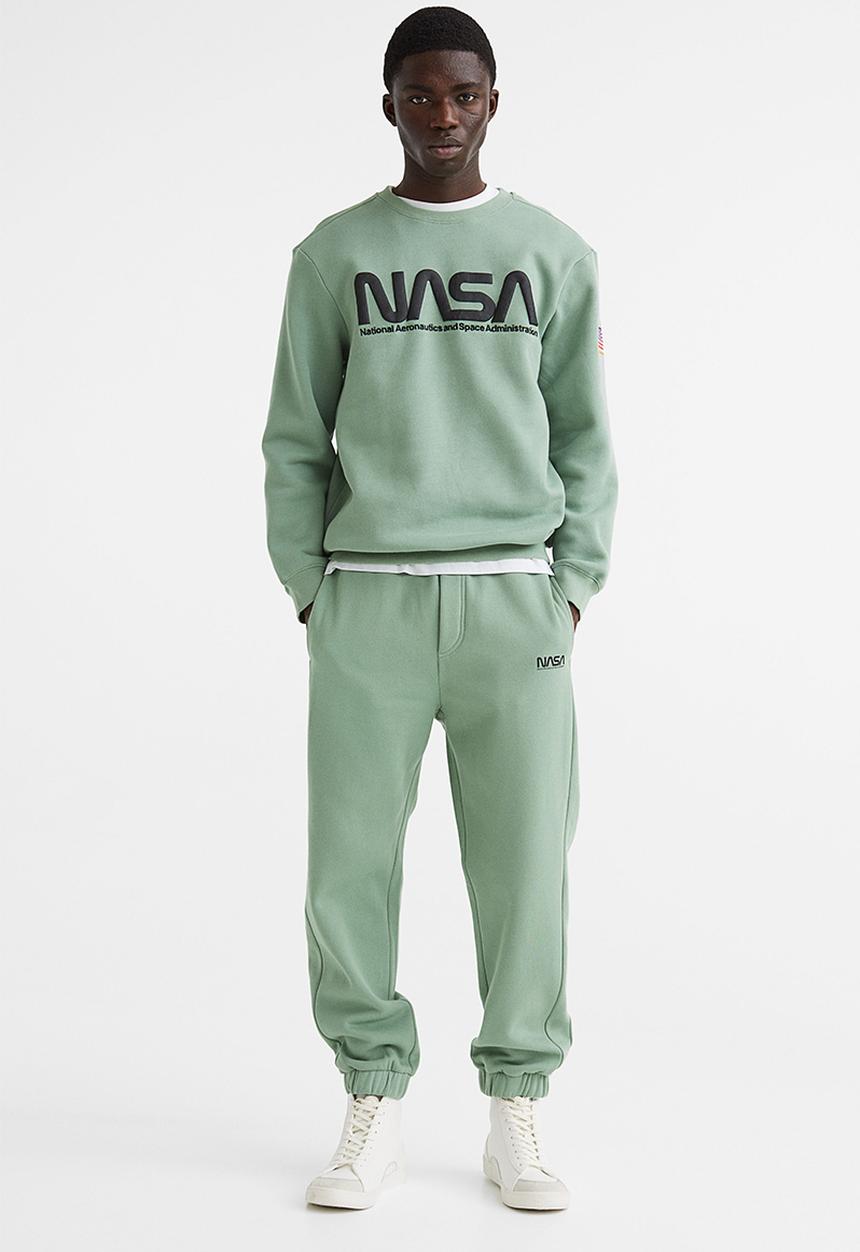 H&M - Relaxed fit sweatpants -  light green/nasa