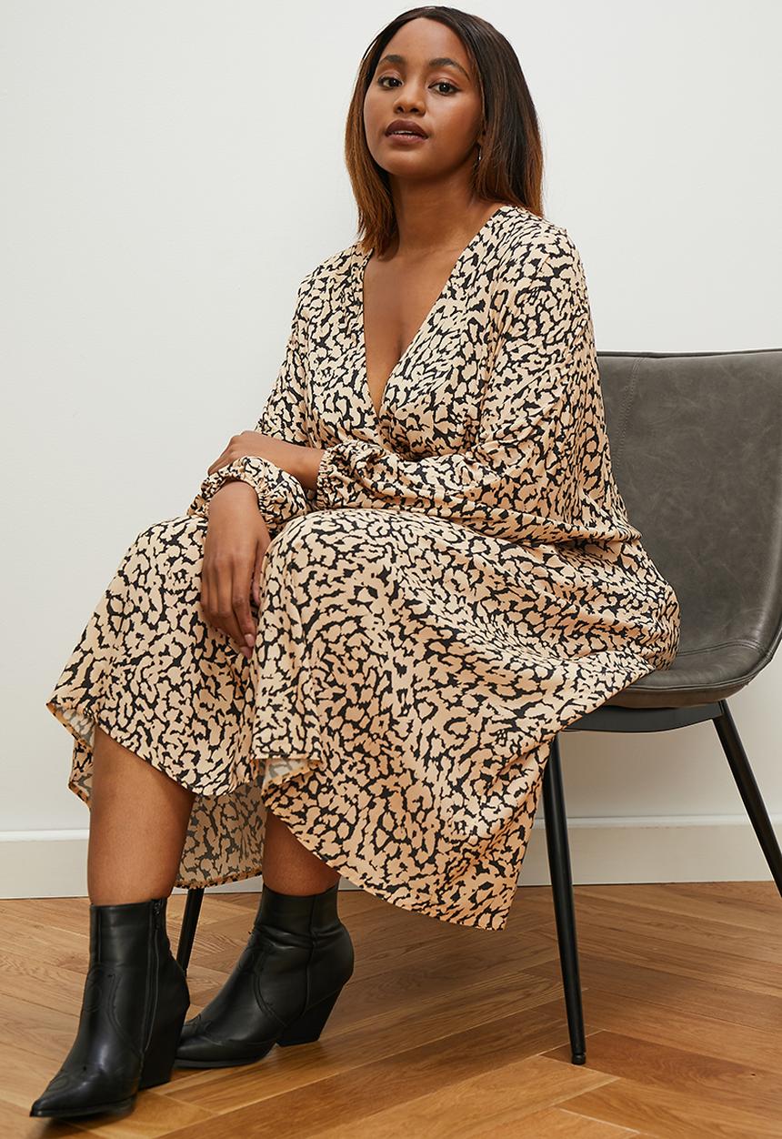 edit Plus - Dolman sleeve sot waist midi dress - modern animal 
