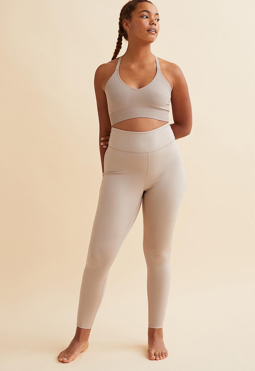 H&M - Drymove™ medium support sports bra - light beige