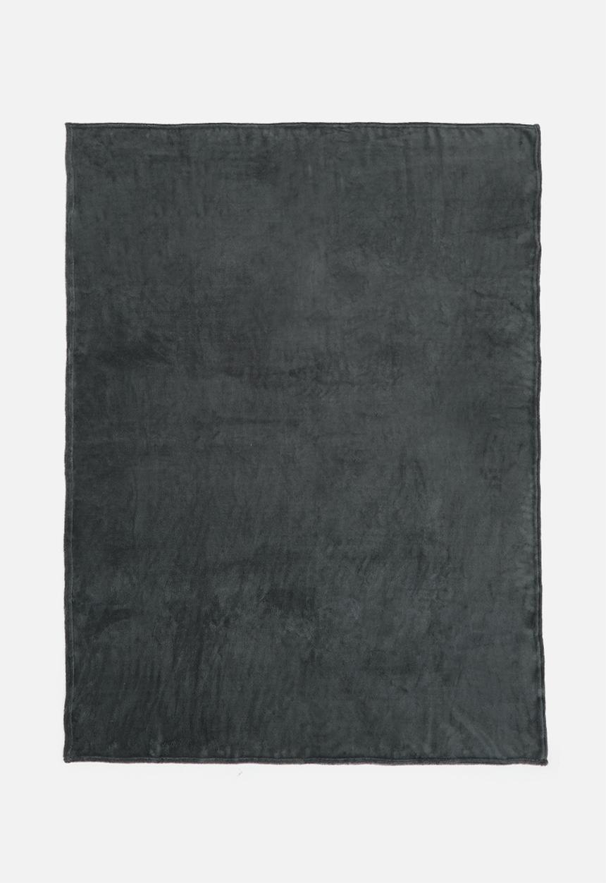 Sixth Floor - Coral fleece throw - grey
