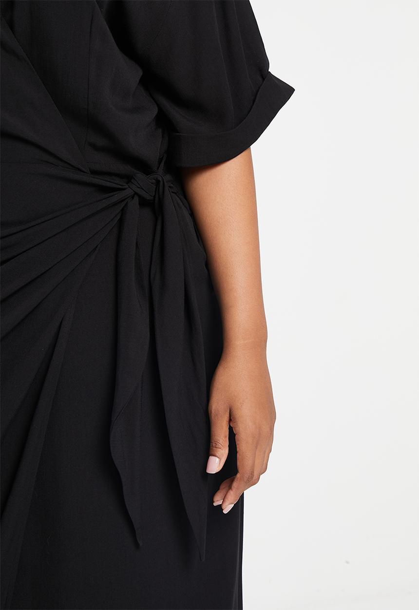 Me&B - Plus relaxed wrap shirt dress - black