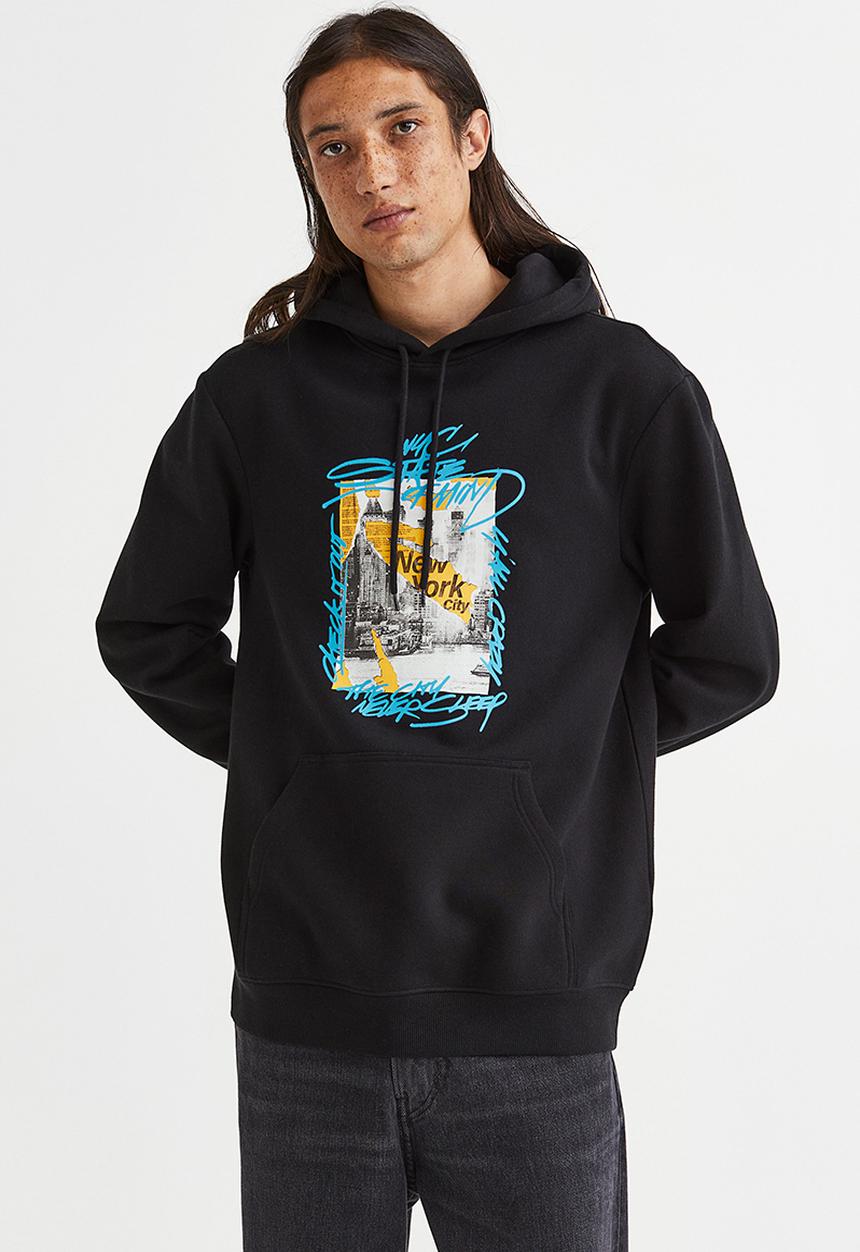 H&M - Regular fit hoodie - black/new york