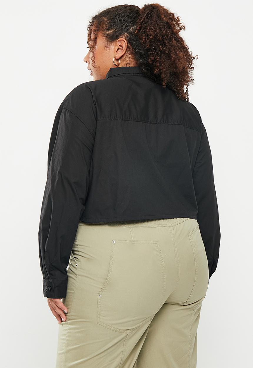 Cotton On -  Plus cropped dad shirt - black