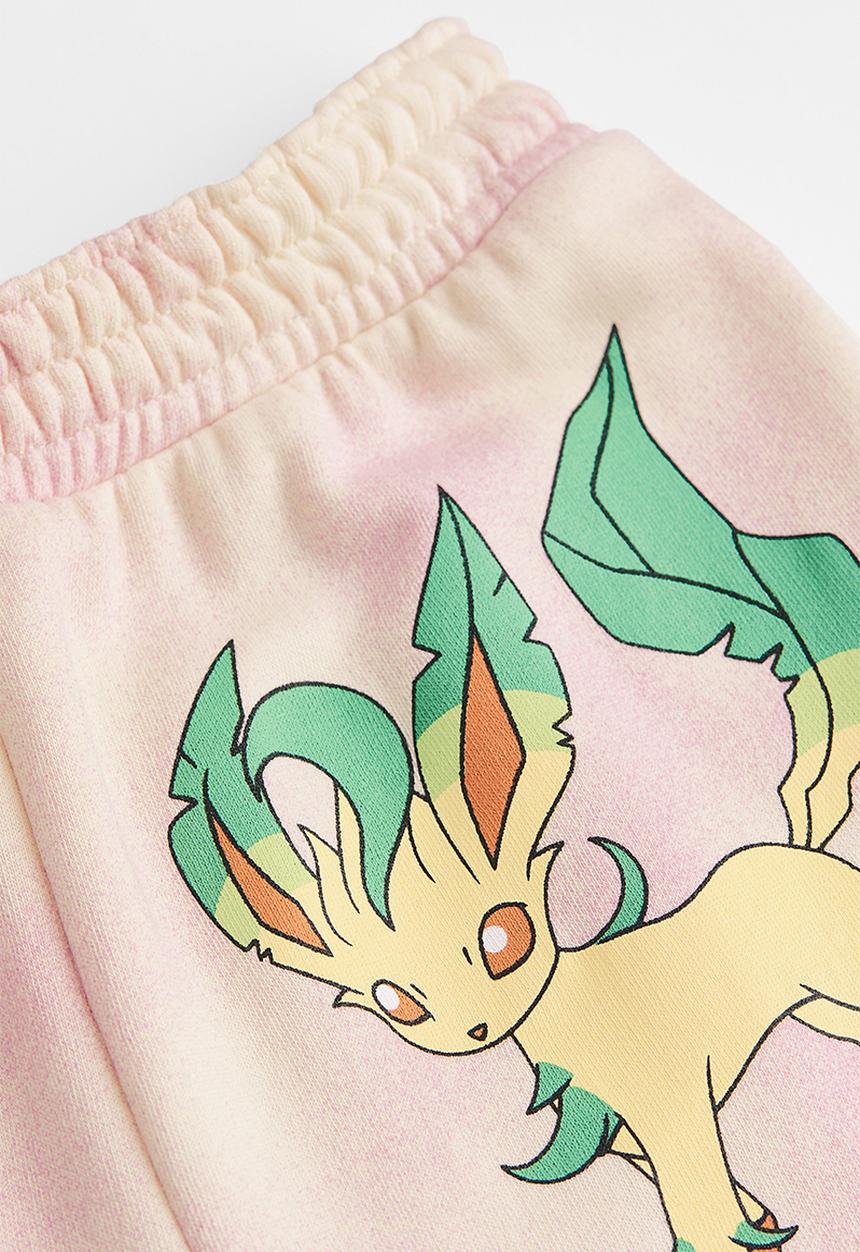H&M - Printed joggers - light purple/pokémon