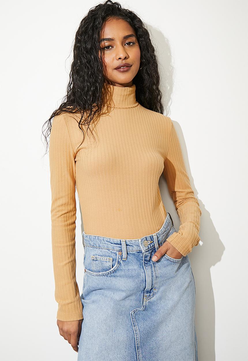 Superbalist - Roll neck fitted top - stone