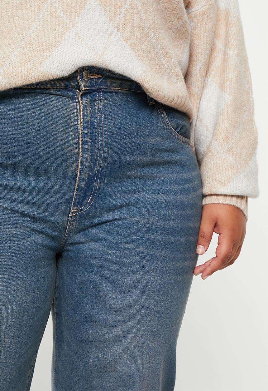 Cotton On - Plus loose straight jean - logans blue