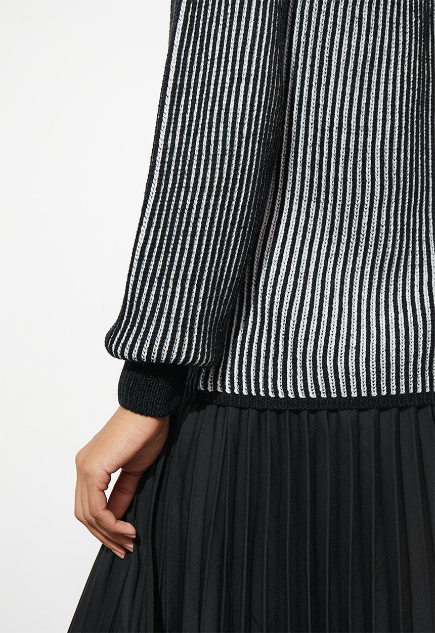 Superbalist - Tonal stripe funnel - black & white