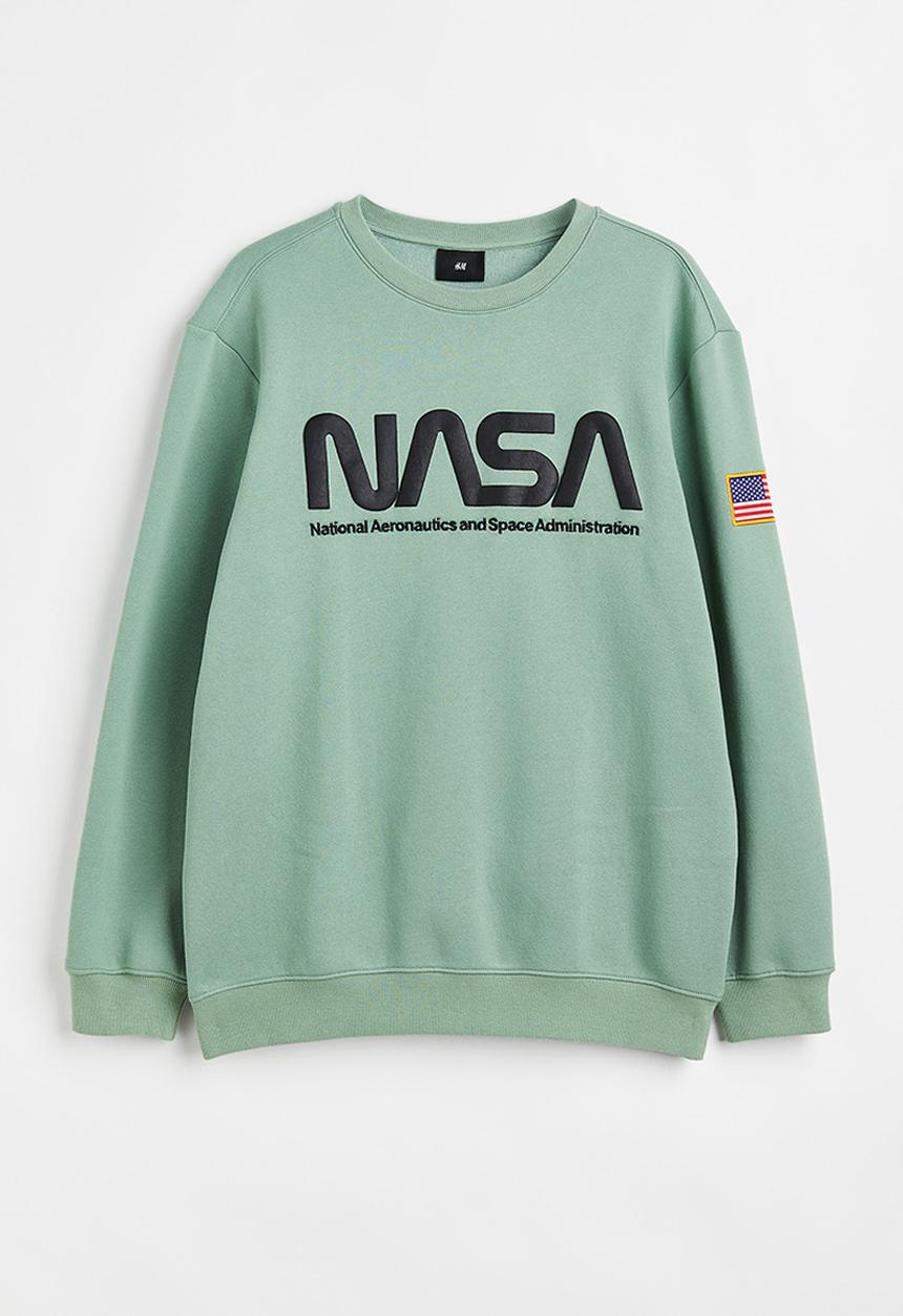 H&M - Printed sweatshirt - light green/nasa