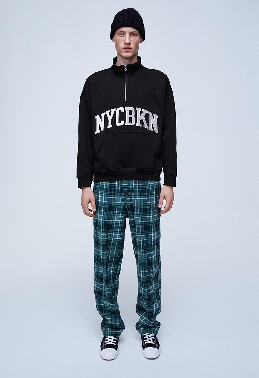 H&M - Oversized zip-top sweatshirt - black/nycbkn