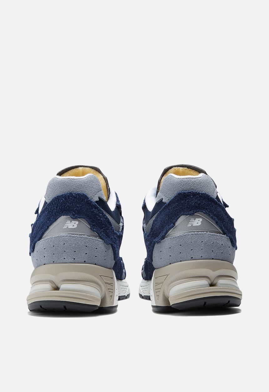 New Balance  - 2002R - modern heritage