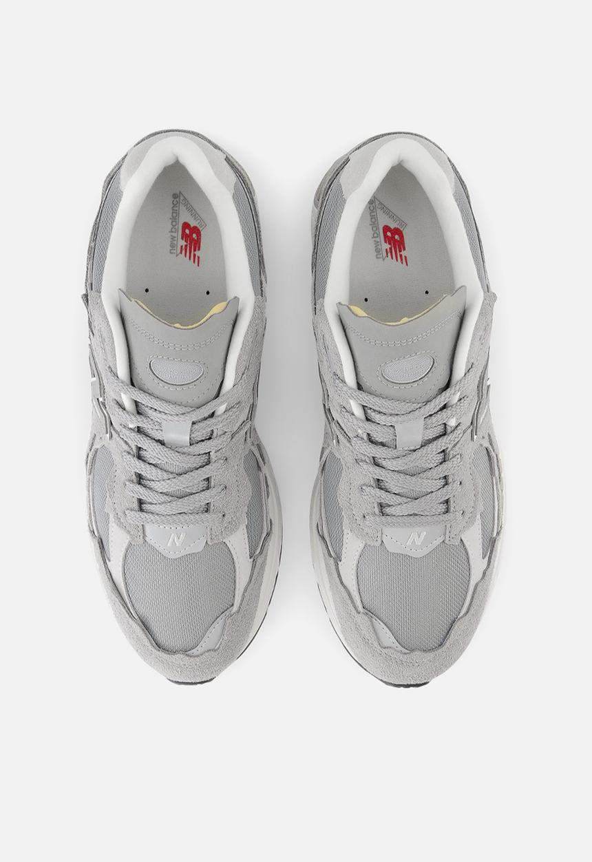 New Balance  - 2002R - modern heritage