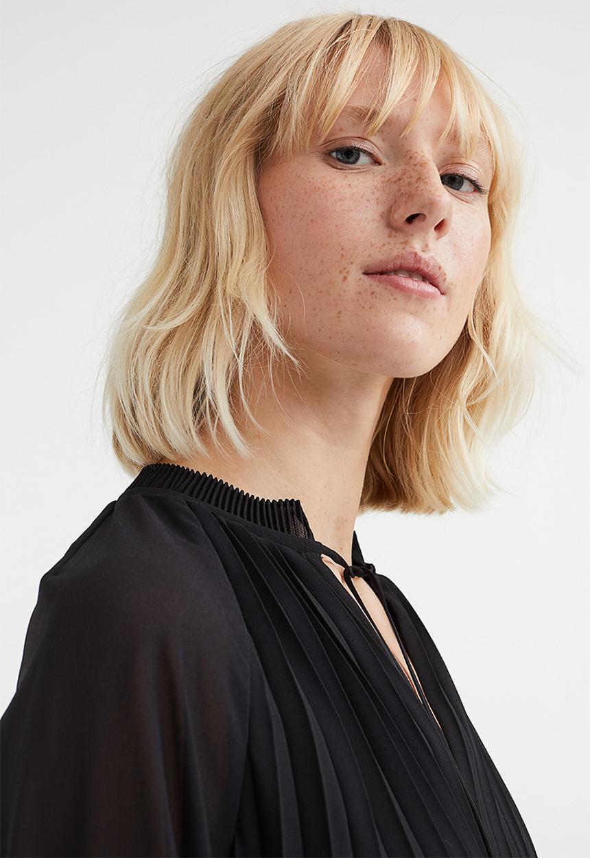H&M - Pleated chiffon blouse - black