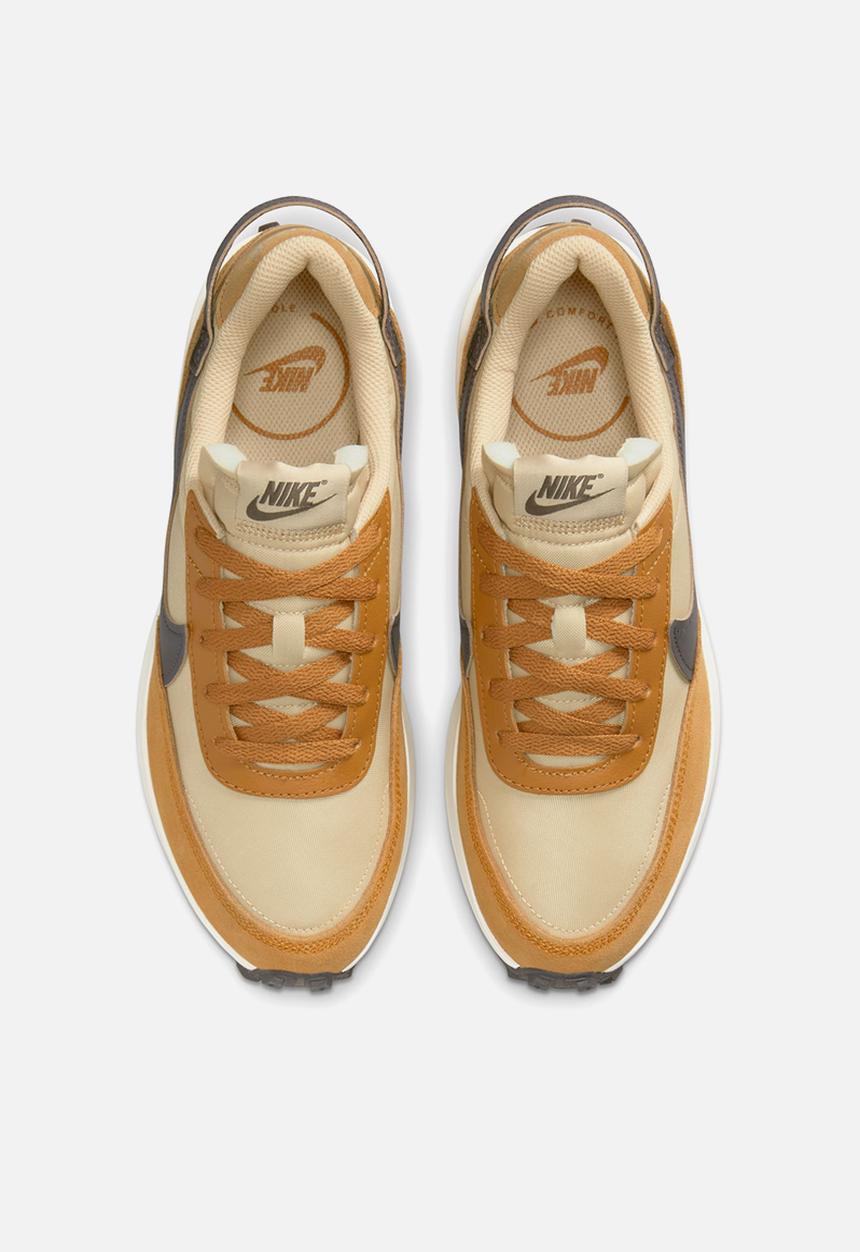 Nike - Waffle Debut