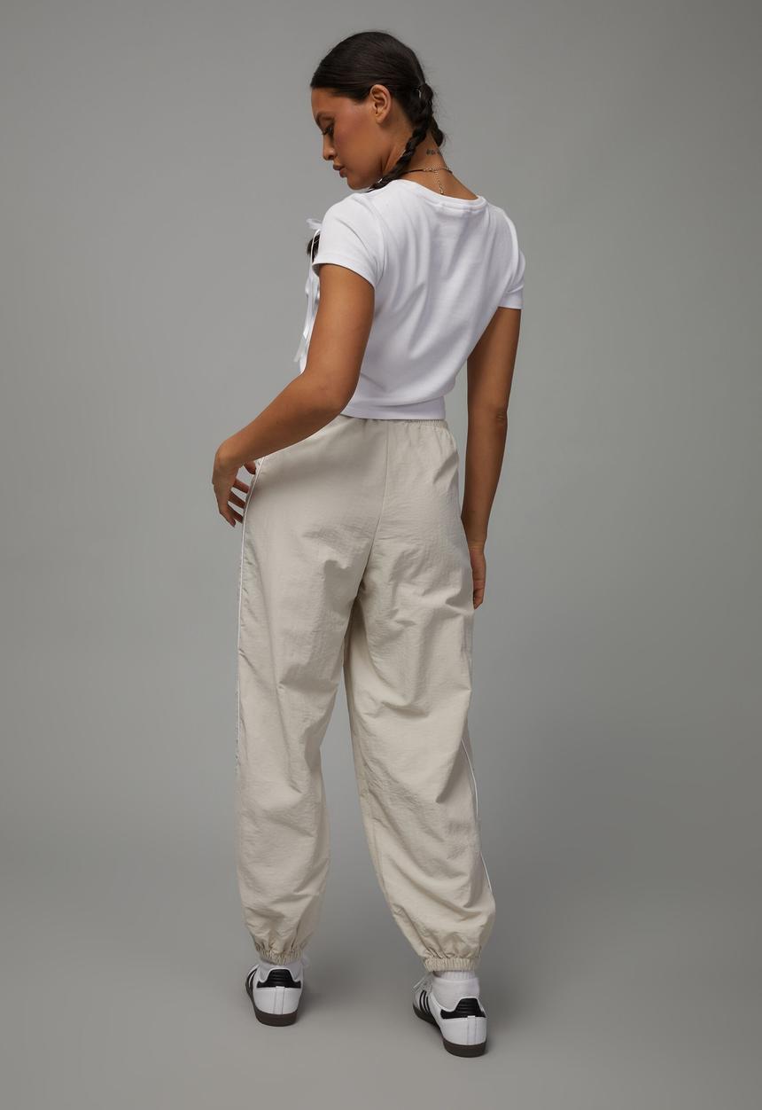 Factorie - Relaxed lightweight track pant - light stone/white