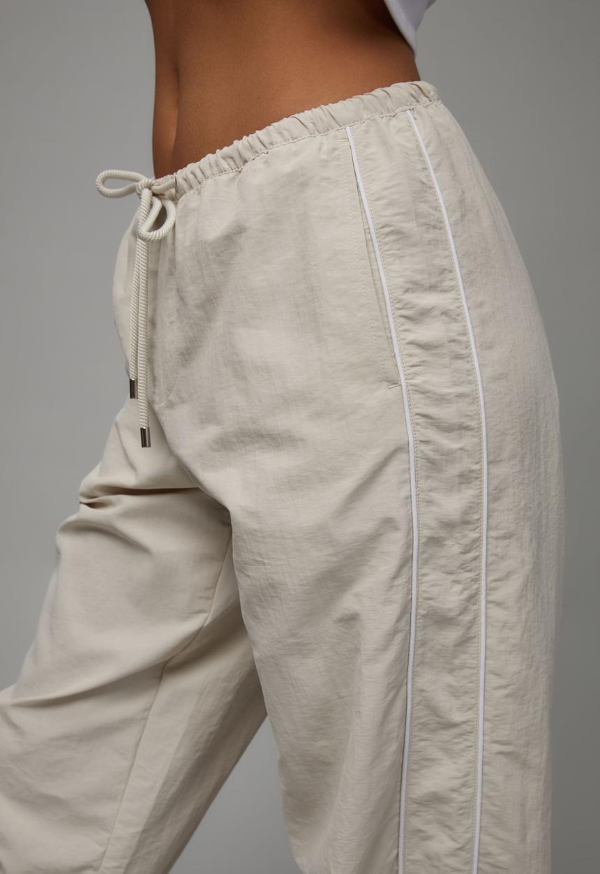 Factorie - Relaxed lightweight track pant - light stone/white