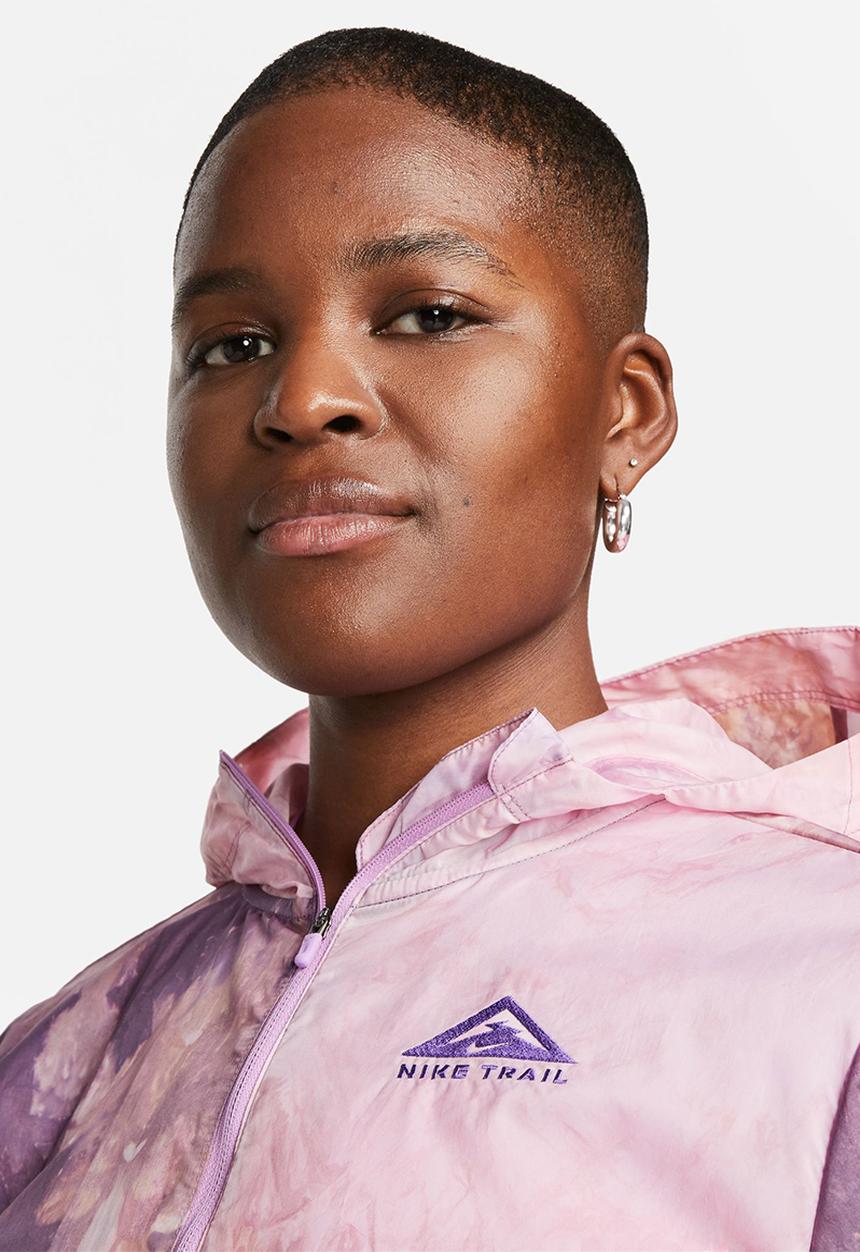 Nike - W nk trail repel jkt - sundial/rush fuchsia/action grape