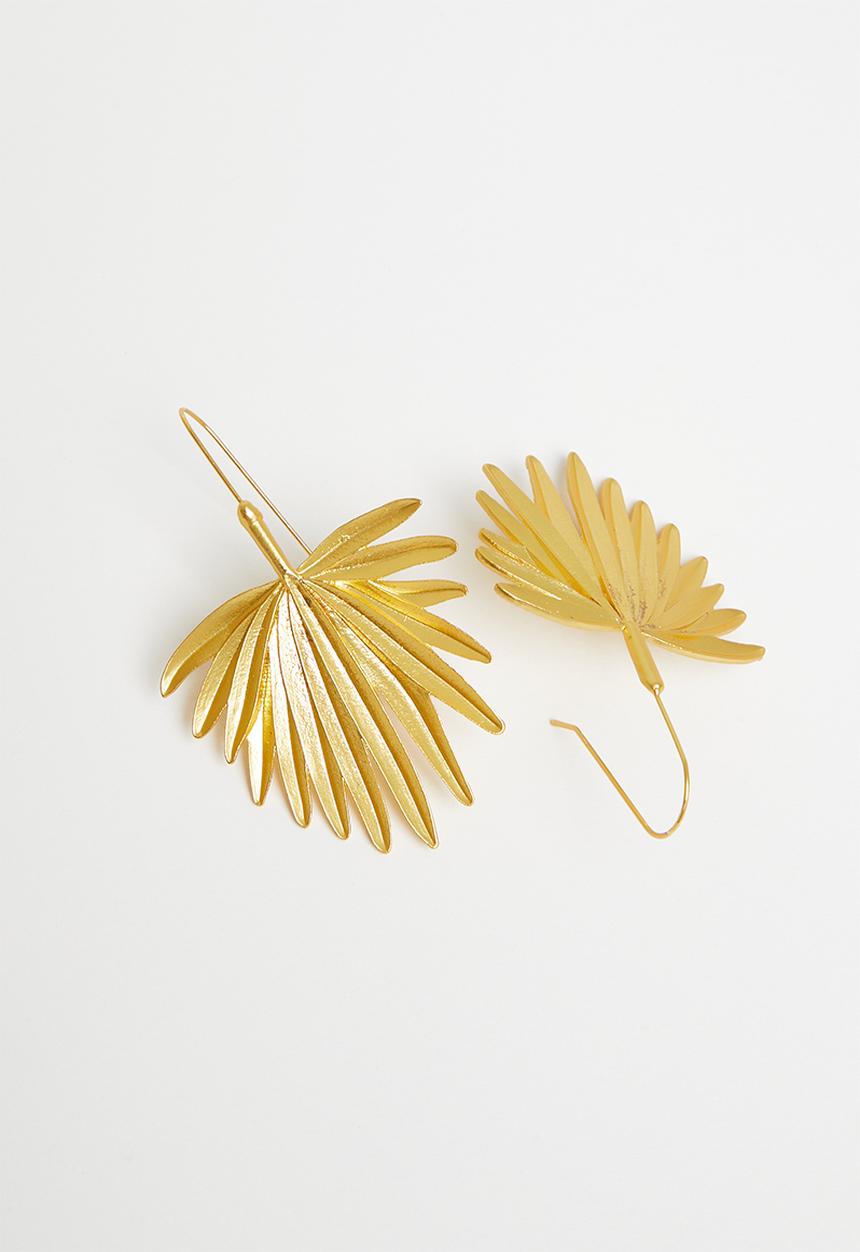 Superbalist - Leaf statement earrings - gold