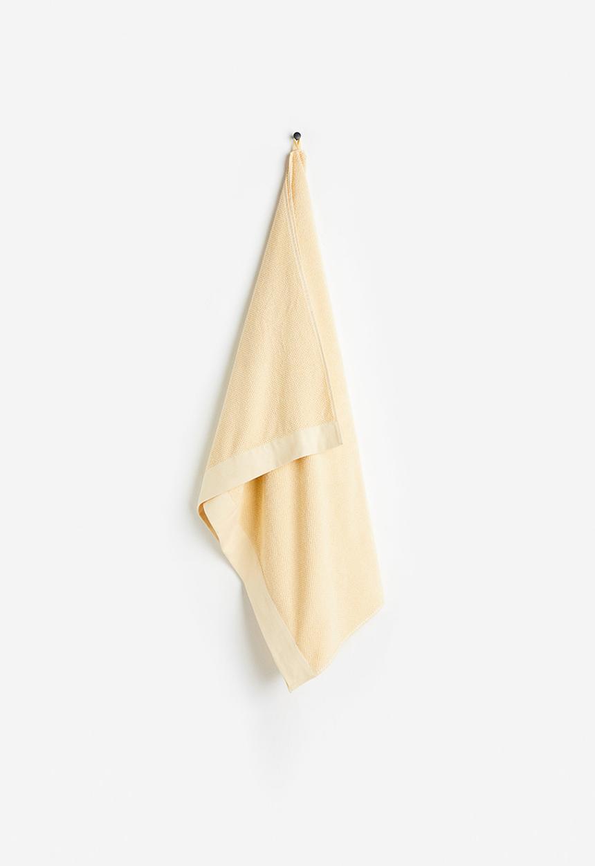 H&M - Cotton terry bath sheet - light yellow
